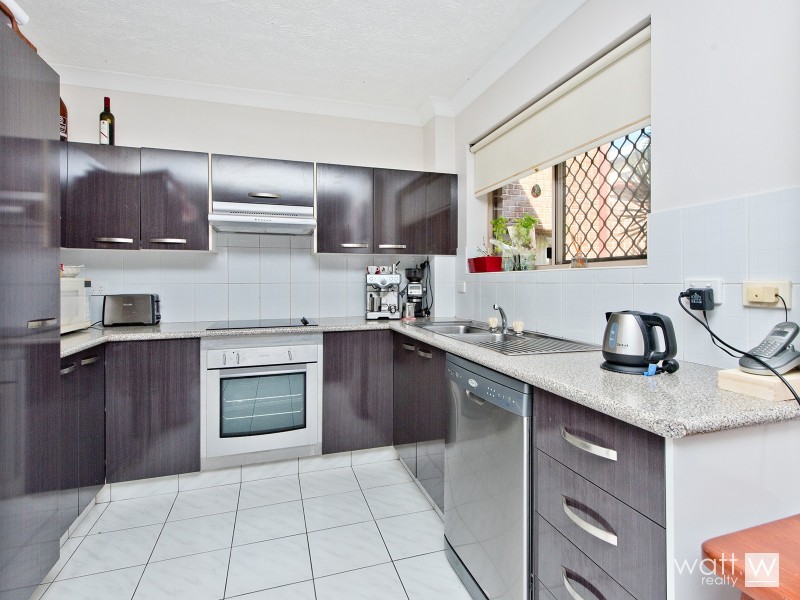 2/14 Halcomb Street, Zillmere QLD 4034
