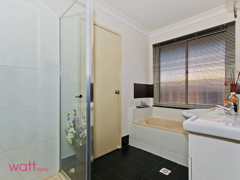 10 Apple Gum Place, Fitzgibbon QLD 4018