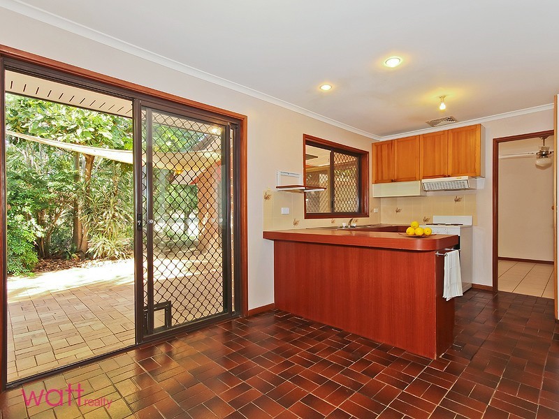 2 Burgundy Court, Petrie QLD 4502