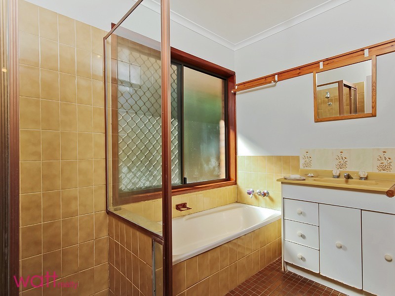 2 Burgundy Court, Petrie QLD 4502