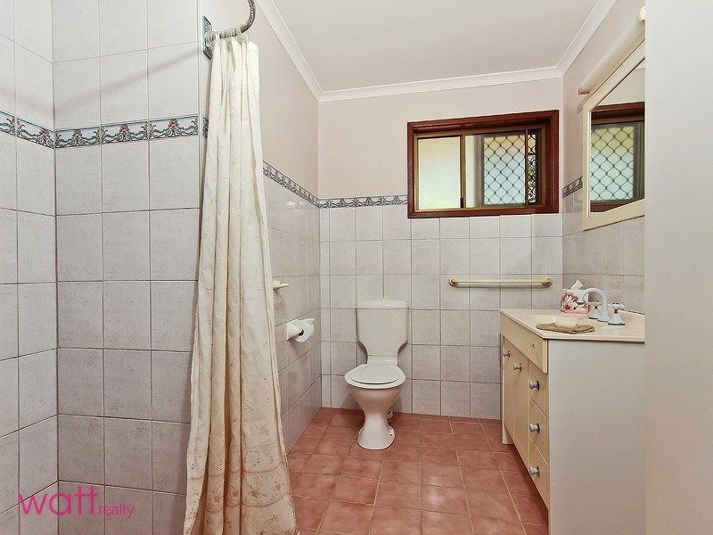 2 Burgundy Court, Petrie QLD 4502