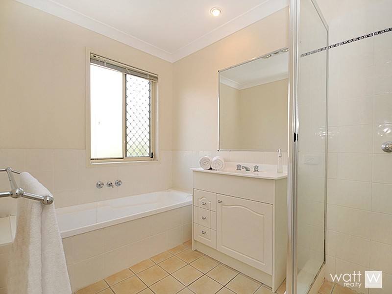 48 DiCaprio Circuit, Bridgeman Downs QLD 4035