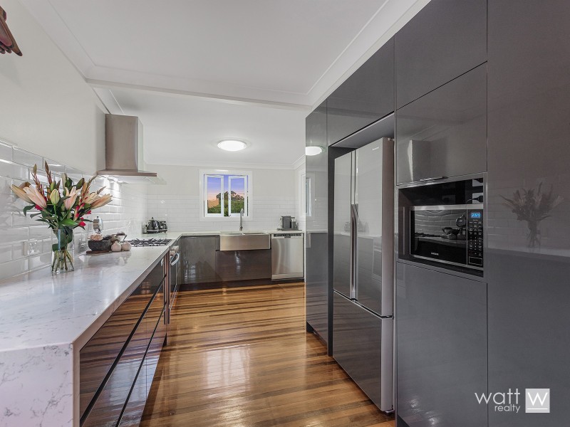 42 Ashford Street, Shorncliffe QLD 4017