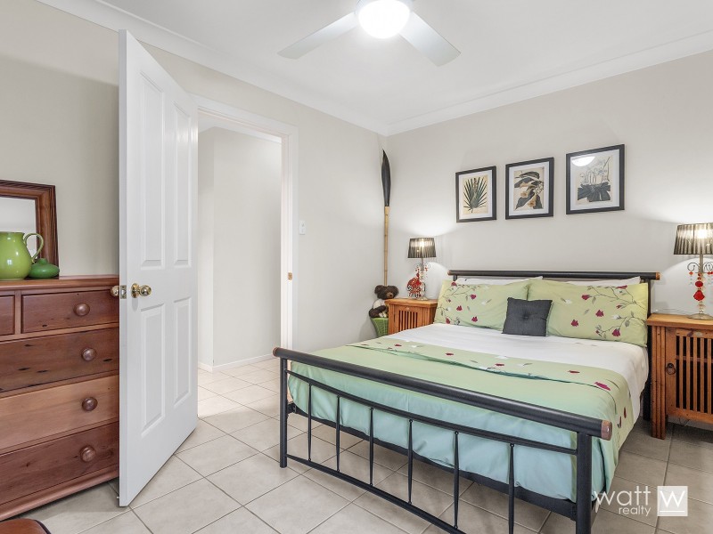 42 Ashford Street, Shorncliffe QLD 4017