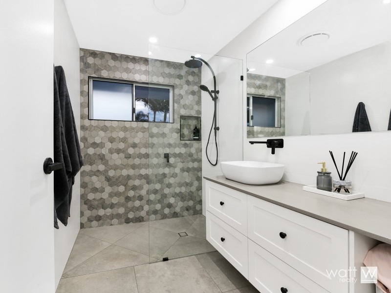 6 Safari Street, Chermside West QLD 4032