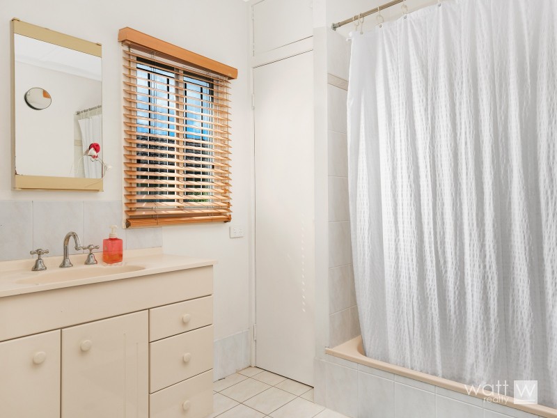 25 Farrant Street, Stafford Heights QLD 4053