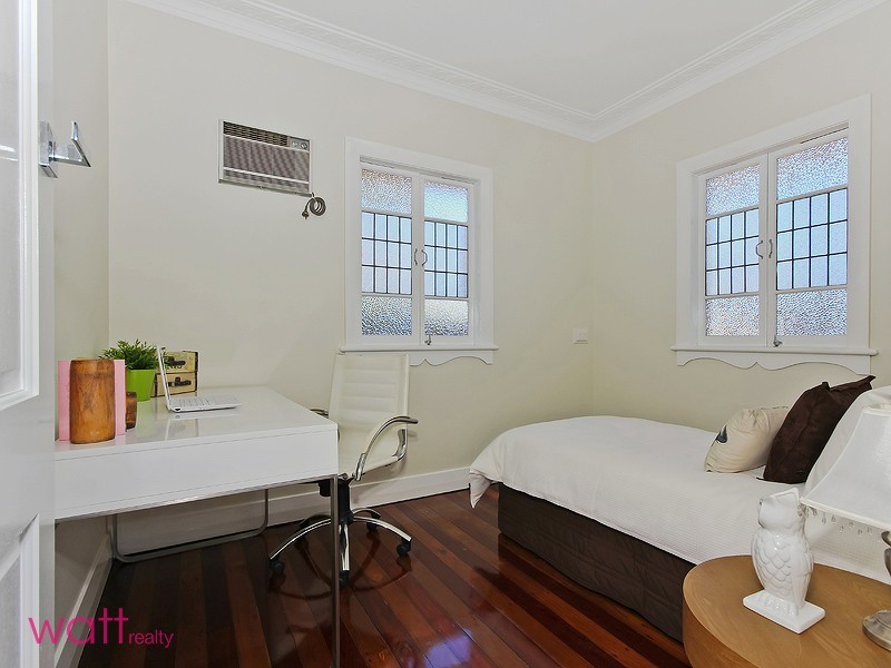 63 Somers Street, Nudgee QLD 4014