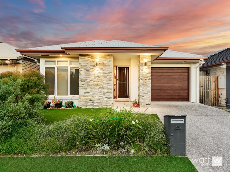 13 Blue Mountains Crescent, Fitzgibbon QLD 4018