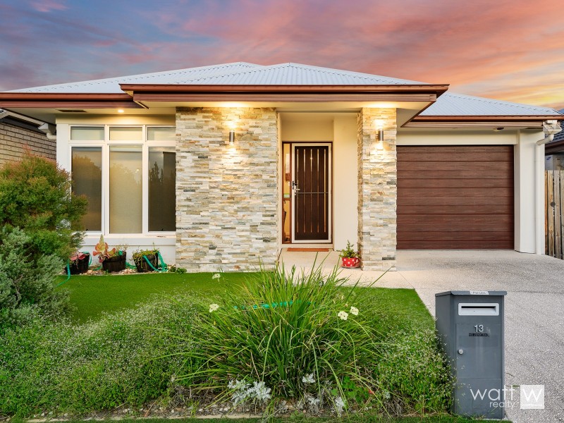 13 Blue Mountains Crescent, Fitzgibbon QLD 4018