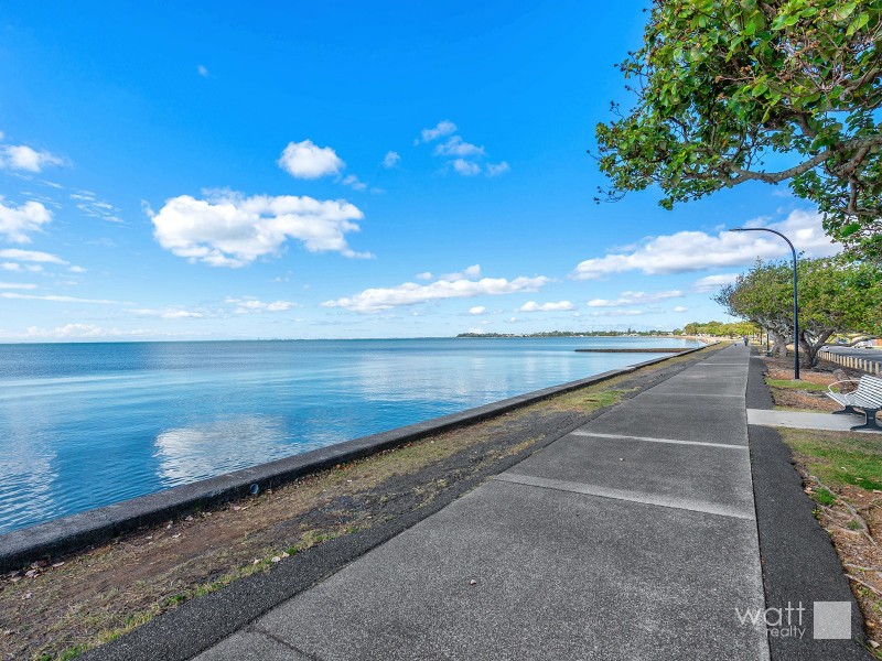 27 Fifteenth Avenue, Brighton QLD 4017