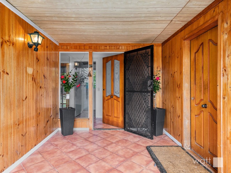 27 Fifteenth Avenue, Brighton QLD 4017