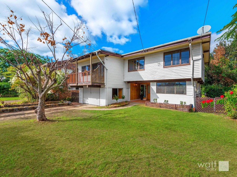 27 Fifteenth Avenue, Brighton QLD 4017