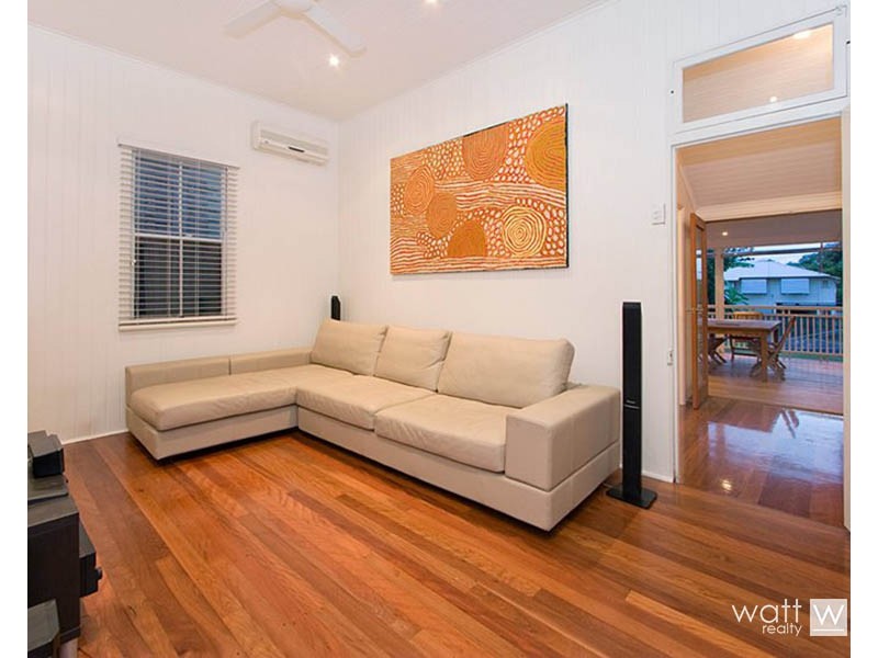 13 Seventh Avenue, Sandgate QLD 4017