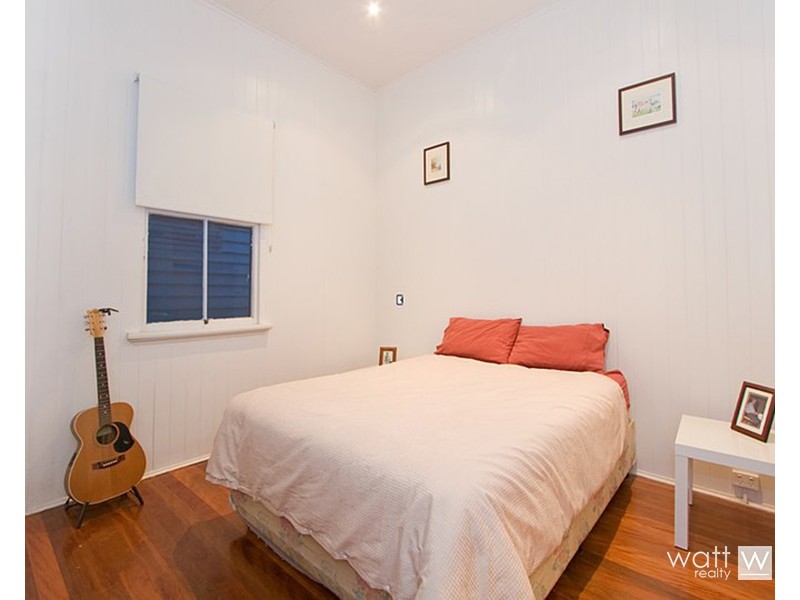 13 Seventh Avenue, Sandgate QLD 4017