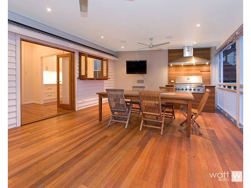 13 Seventh Avenue, Sandgate QLD 4017