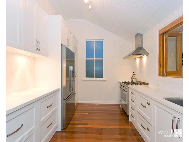 13 Seventh Avenue, Sandgate QLD 4017