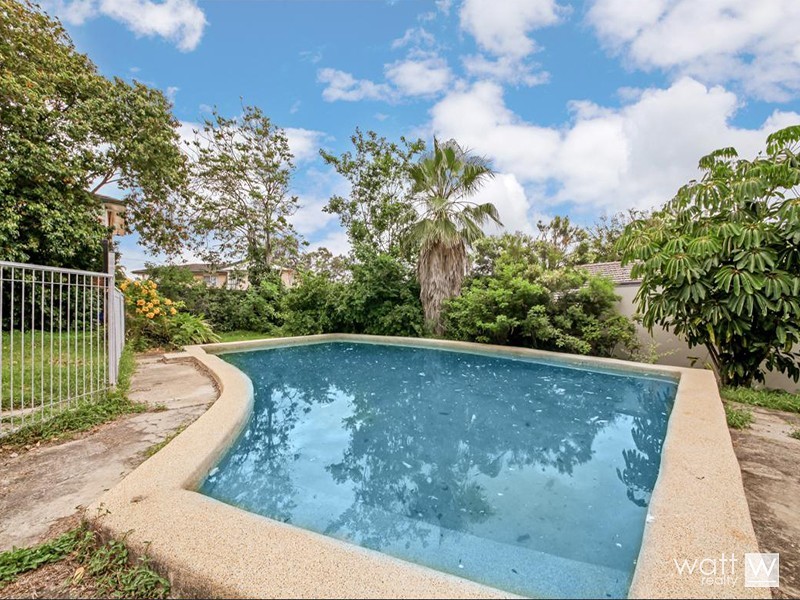 11 Leeside Street, Aspley QLD 4034