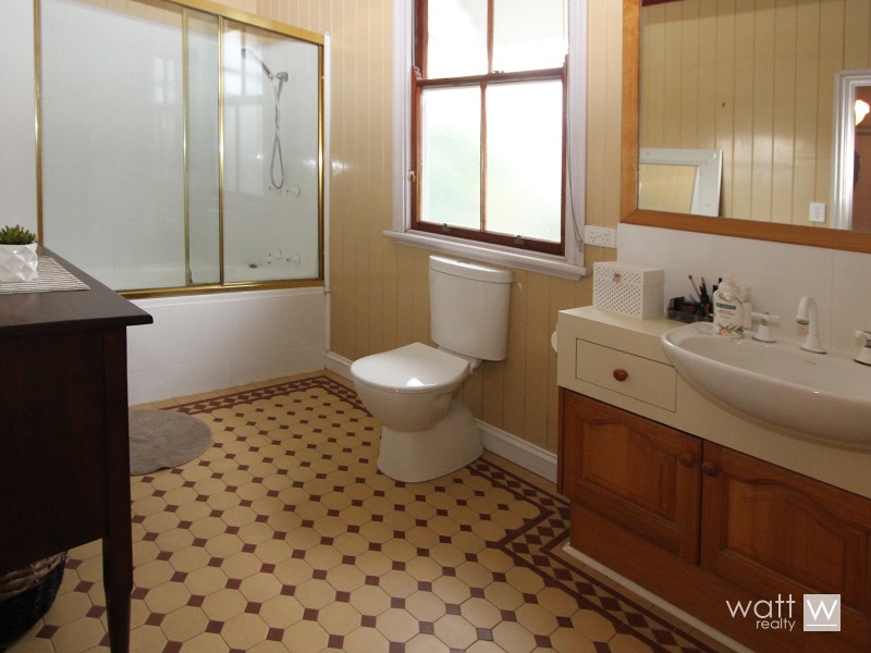 18 McGregor Street, Clayfield QLD 4011