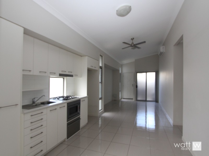 8 Cocoparra Place, Fitzgibbon QLD 4018