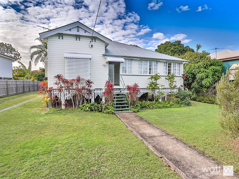 10 Sixth Avenue, Kedron QLD 4031