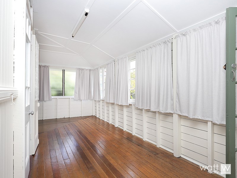 10 Sixth Avenue, Kedron QLD 4031