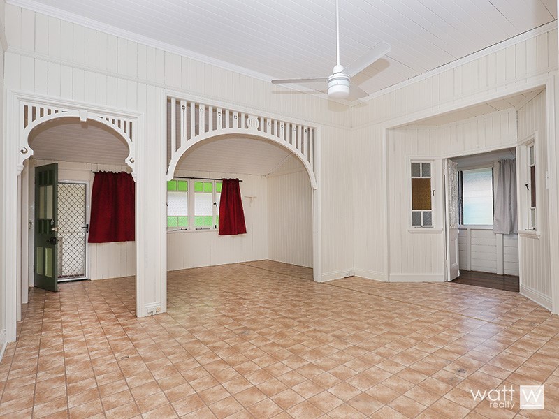 10 Sixth Avenue, Kedron QLD 4031