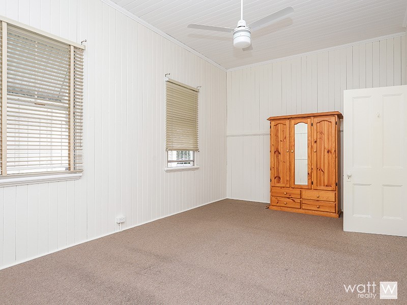 10 Sixth Avenue, Kedron QLD 4031