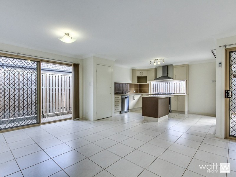22 Hinchinbrook Avenue, Fitzgibbon QLD 4018