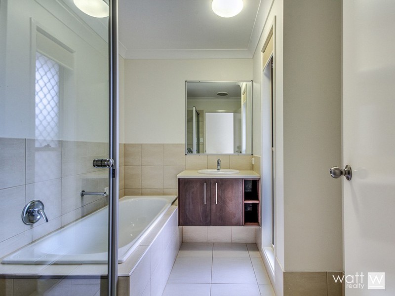 22 Hinchinbrook Avenue, Fitzgibbon QLD 4018