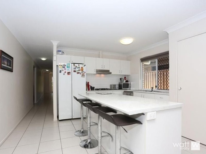 8 Diamantina Crescent, Fitzgibbon QLD 4018