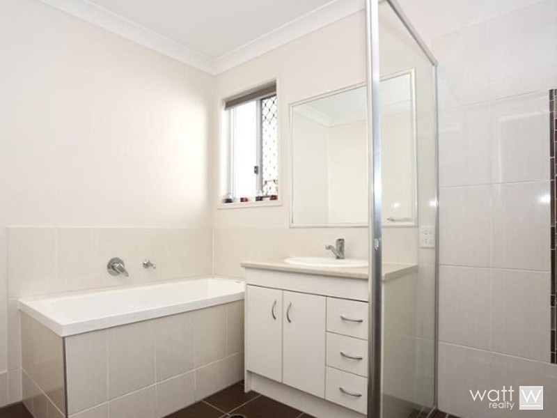 8 Diamantina Crescent, Fitzgibbon QLD 4018