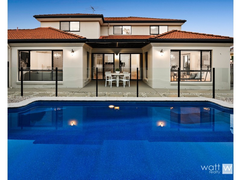 8 Rocklily Court, Chermside West QLD 4032