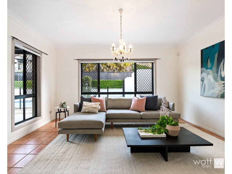 8 Rocklily Court, Chermside West QLD 4032