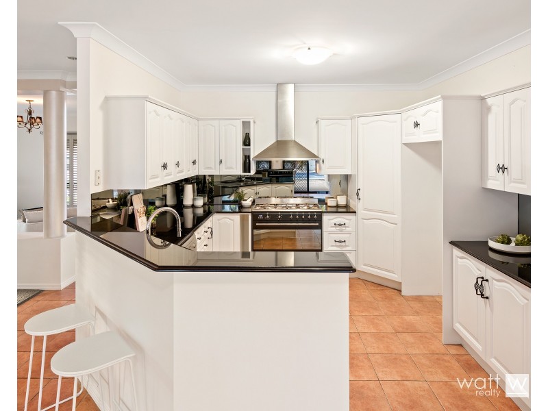 8 Rocklily Court, Chermside West QLD 4032