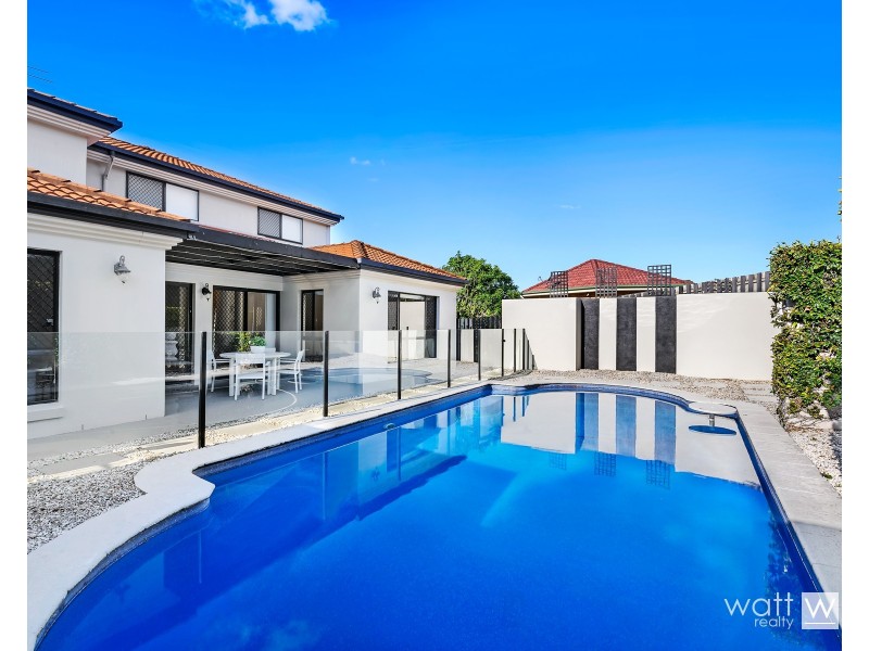 8 Rocklily Court, Chermside West QLD 4032