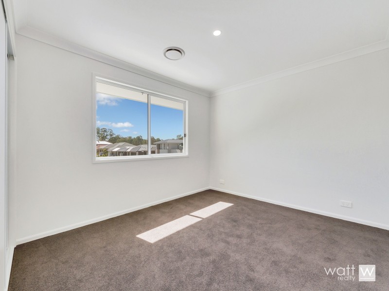 1 Sarsfield Place, Bridgeman Downs QLD 4035