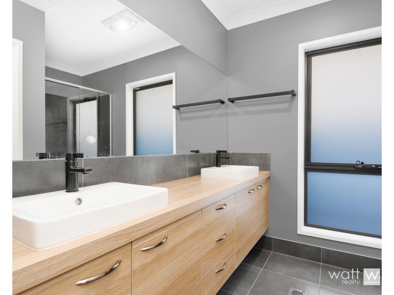 23 Superior Parade, Bridgeman Downs QLD 4035