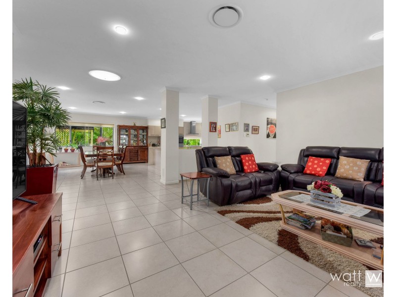 3 Dress Circle Court, Bridgeman Downs QLD 4035