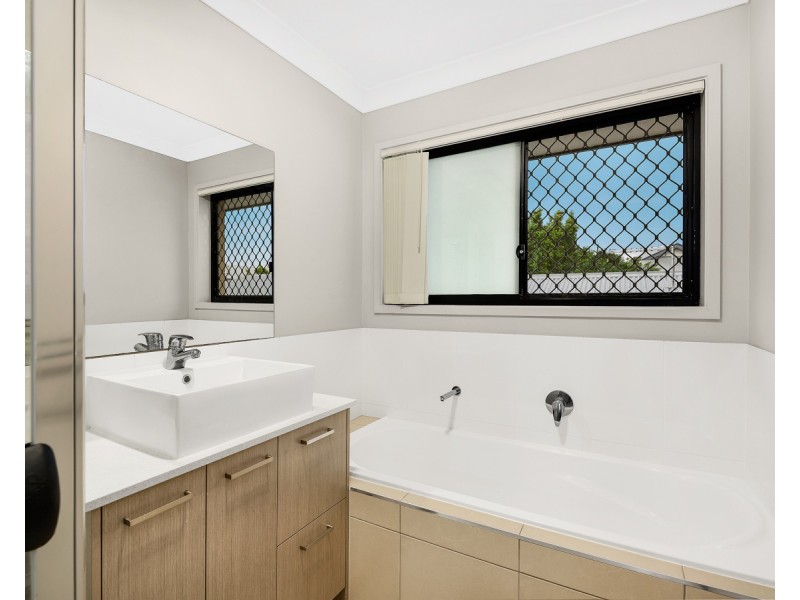 6 Sunnybrook Street, Brighton QLD 4017