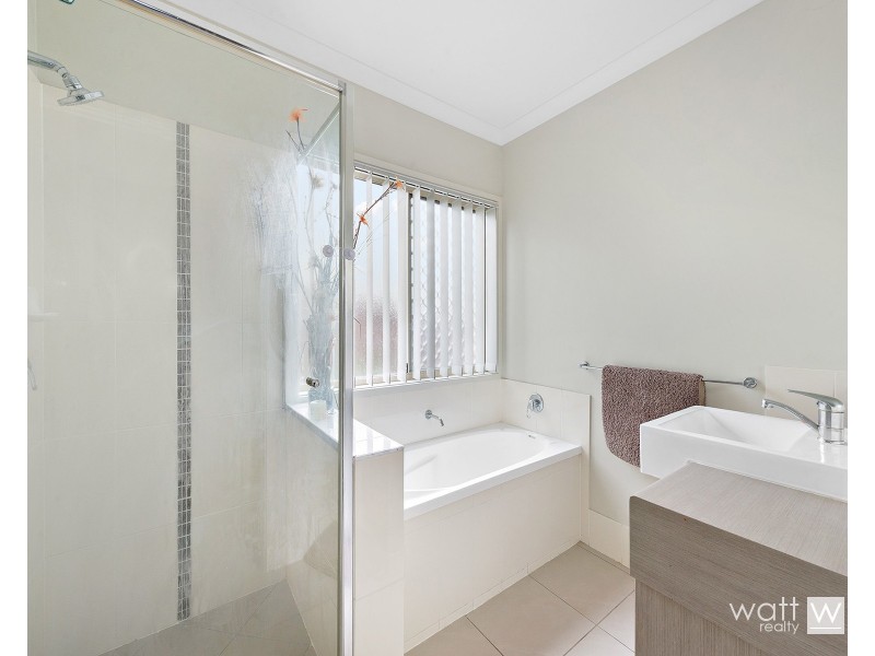 77 Greene Street, Rothwell QLD 4022