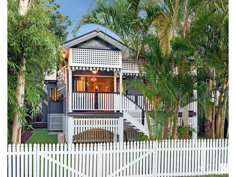 15 Raymond Street, Shorncliffe QLD 4017