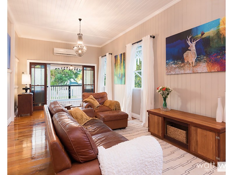 15 Raymond Street, Shorncliffe QLD 4017