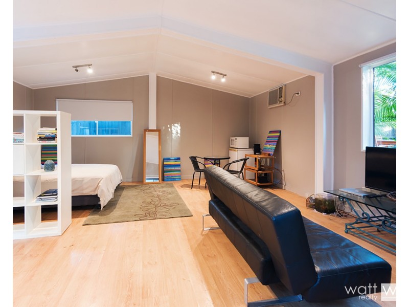 15 Raymond Street, Shorncliffe QLD 4017