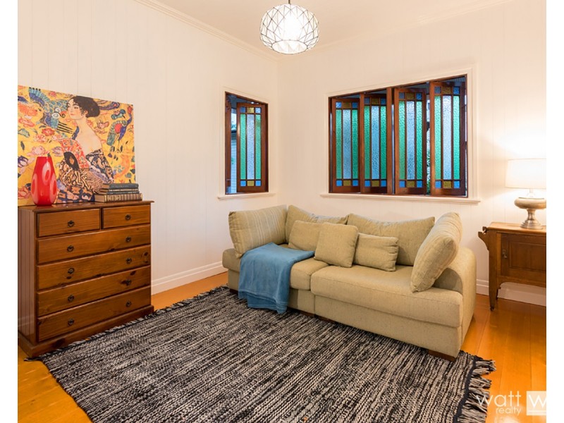 15 Raymond Street, Shorncliffe QLD 4017