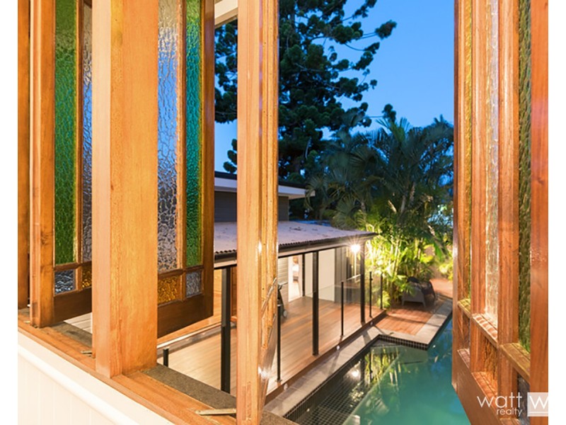 15 Raymond Street, Shorncliffe QLD 4017