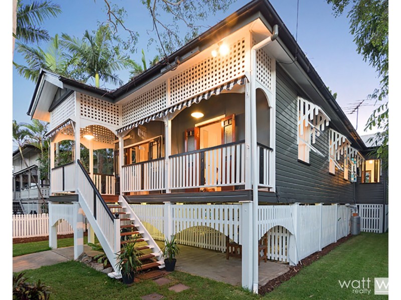 15 Raymond Street, Shorncliffe QLD 4017