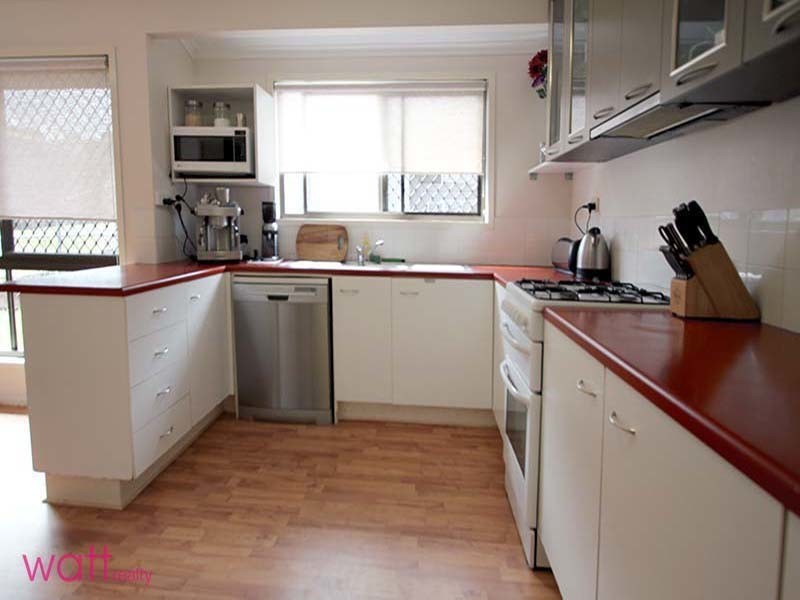 16 Livingstone Street, Strathpine QLD 4500