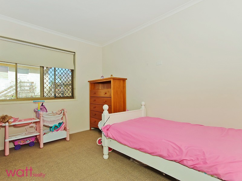 16 Livingstone Street, Strathpine QLD 4500