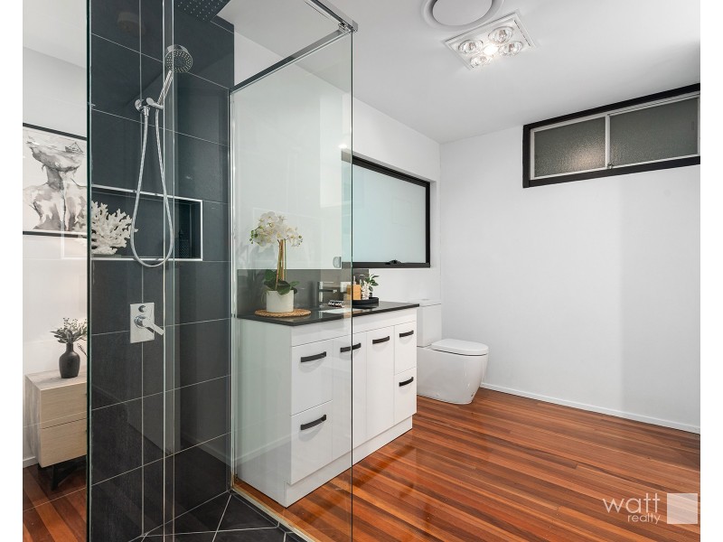 15 Ashley Road, Chermside West QLD 4032