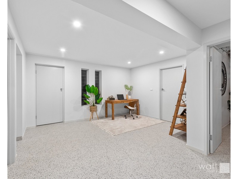 15 Ashley Road, Chermside West QLD 4032